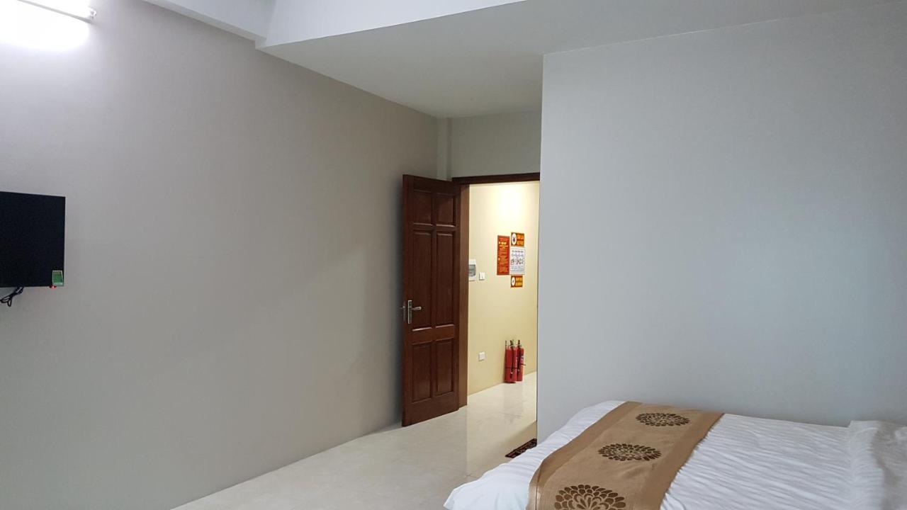 Love Hotel Near Ha Dong General Hospital Ханой Экстерьер фото
